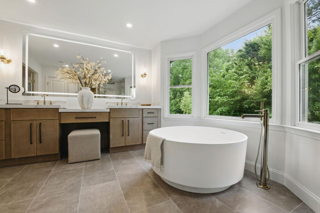 Primary bathroom in a custom home built by VIBE Luxury Homes in Asbury Park, Atlanta