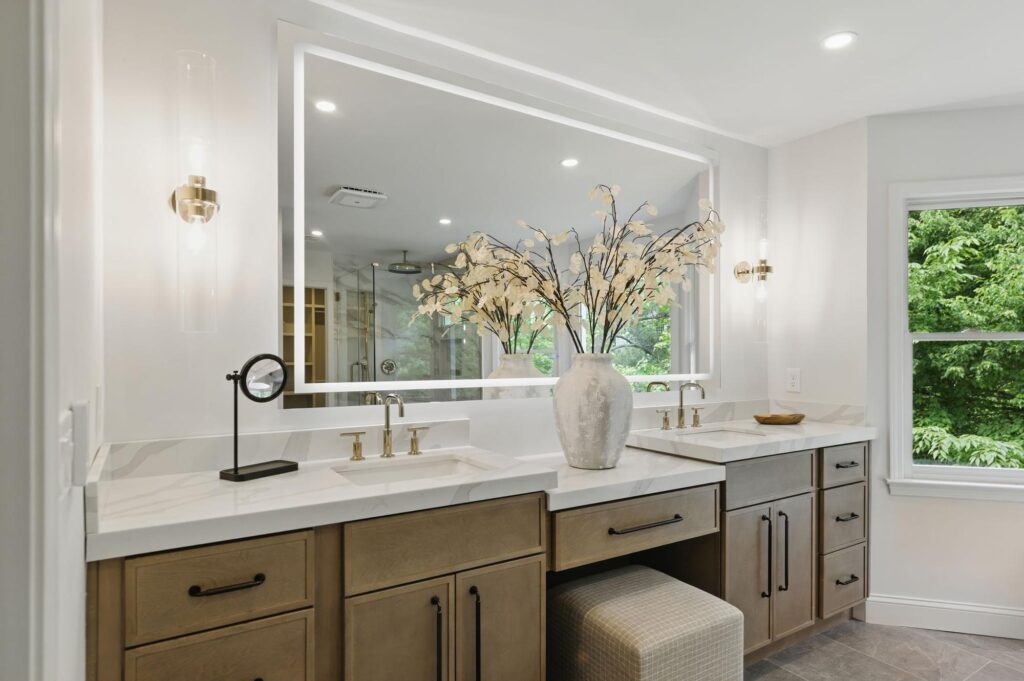 Double vanity in a custom home built by VIBE Luxury Homes in Asbury Park, Atlanta